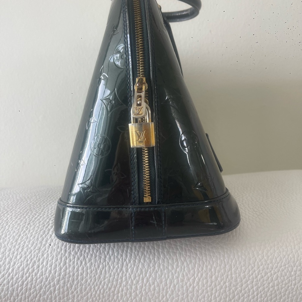 Louis Vuitton Alma GM Vernis Patent Leather Bag With Lock & Keys Full Set - Picture 3 of 15